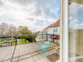 2 Bed in Tenby FB032